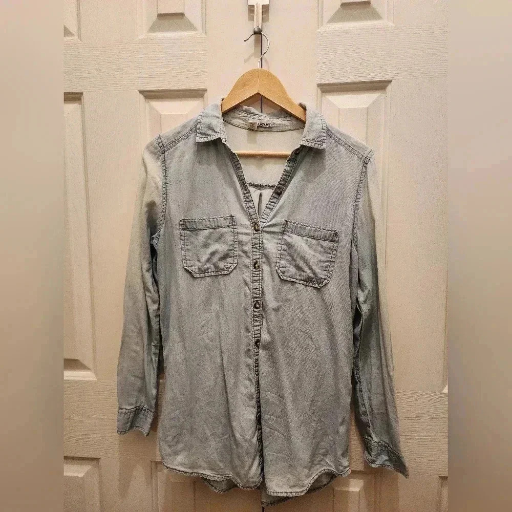 Abound Ultra-soft Denim Buttoned-up Shirt- Size Small- EUC